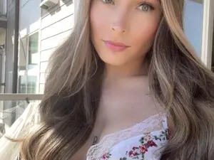 AlexisWildest  live sex cam