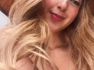 Aldha  live sex cam