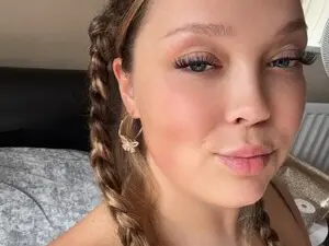 Saucysash  live sex cam