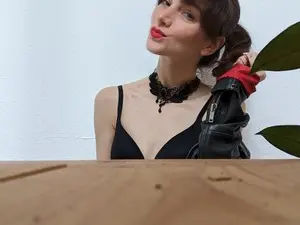 Goodgirlgrace  live sex cam