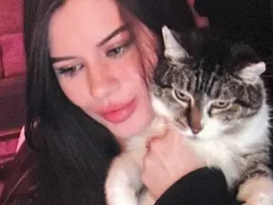 Clickbait_  live sex cam