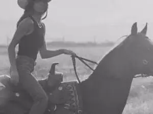 CowgirlCrush  live sex cam
