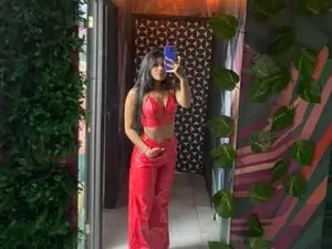 Makladzahra  live sex cam