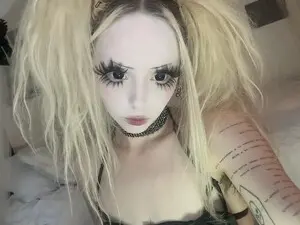 Bl0odsyring3  live sex cam