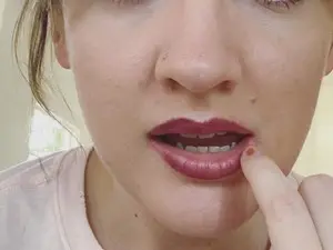 Aliceblondee  live sex cam