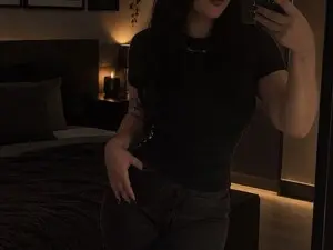 Missdyaa  live sex cam