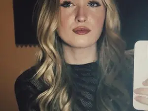 NotOliviaFaye  live sex cam