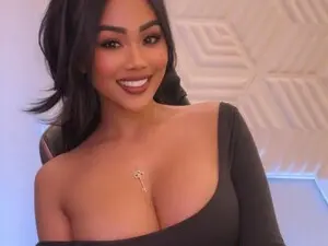 SinCityVEE  live sex cam