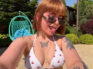 VelvetEmber  live sex cam