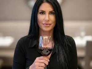 IndianSlut69  live sex cam