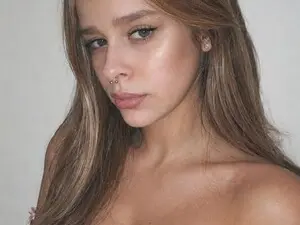 ViennaLuxor  live sex cam