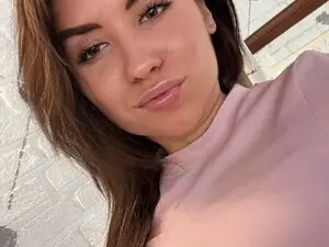 MonicaLaRue  live sex cam