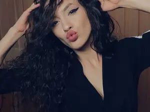 Vivienne_clm  live sex cam