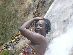 ExoticMoesha  live sex cam