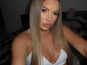 Miaastarr  live sex cam