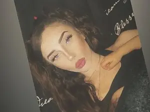 SiennaS  live sex cam