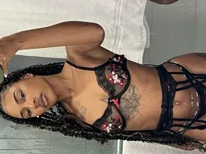 Caribbabe  live sex cam