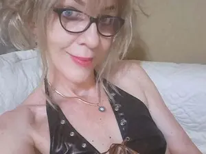 Squirthottsq  live sex cam