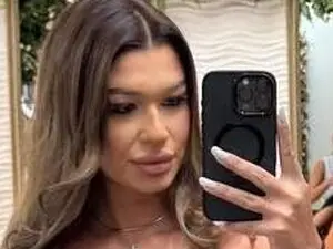 GoldieMaren  live sex cam