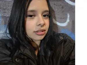 Melanie_B  live sex cam