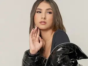 MaddyOwens  live sex cam