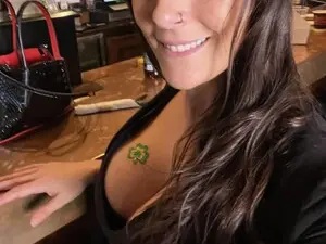 Alyssajones  live sex cam