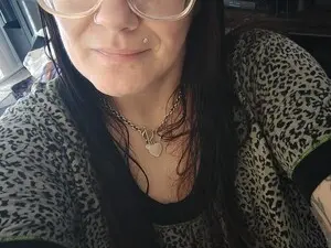 Crooked_Halo  live sex cam