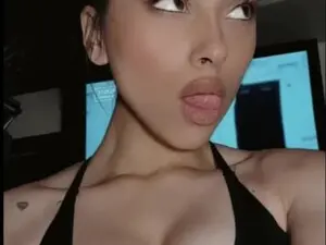 Cupcake_izzy  live sex cam
