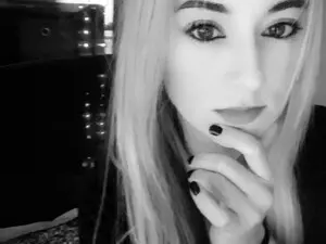 SouthernSkye  live sex cam