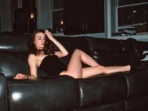 Gumdropbooty  live sex cam