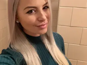 AnytaDoll  live sex cam