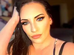 Taylorsunshinexxx  live sex cam