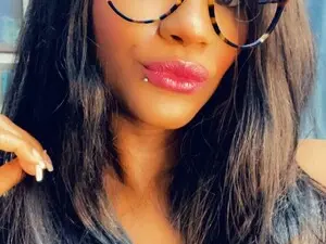 Blackhot23  live sex cam