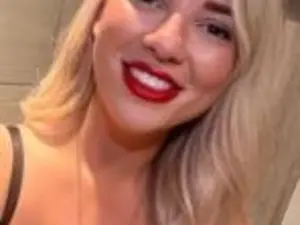 Hunnixx1  live sex cam