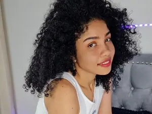 Madelene8  live sex cam