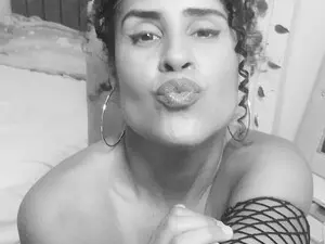 Candybru30  live sex cam