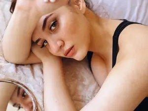 Lindabluee  live sex cam