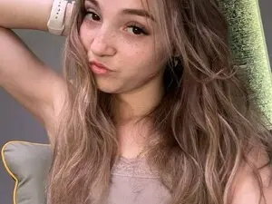 Daisyy  live sex cam