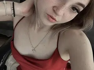 Daisyy  live sex cam