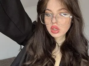 OliviaTilbury  live sex cam