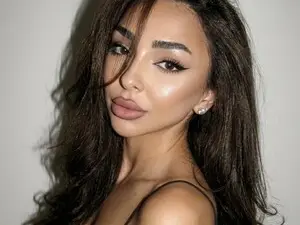 LaraBlack  live sex cam