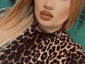 MelanieBrownn  live sex cam