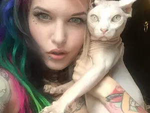 AlloyAsh  live sex cam