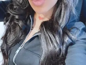 Fineeeasslala  live sex cam