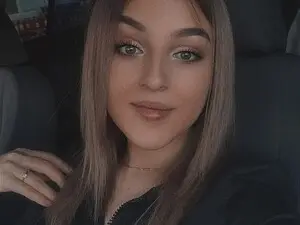 DiamondTemptress  live sex cam