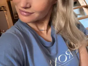 Lili_blue1  live sex cam