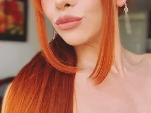 LindaSilver  live sex cam