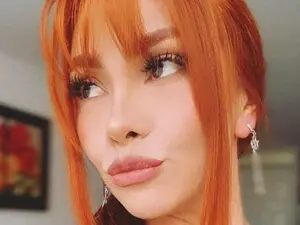 LindaSilver  live sex cam