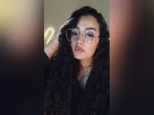 Hi_curly  live sex cam