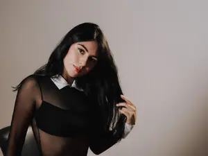 IsabellaSweet_  live sex cam